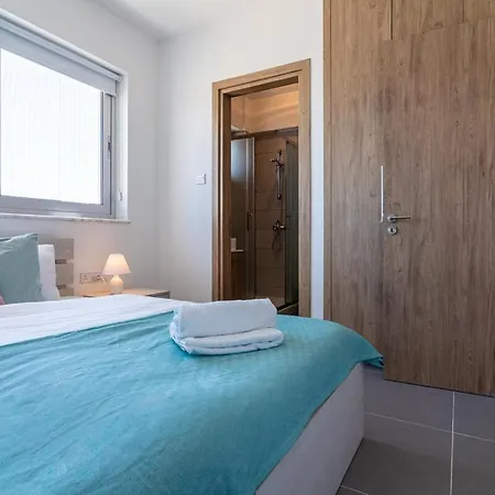 Silver Line 1-bedroom & Balcony In דירה