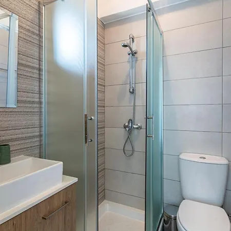 Silver Line 1-bedroom & Balcony In *